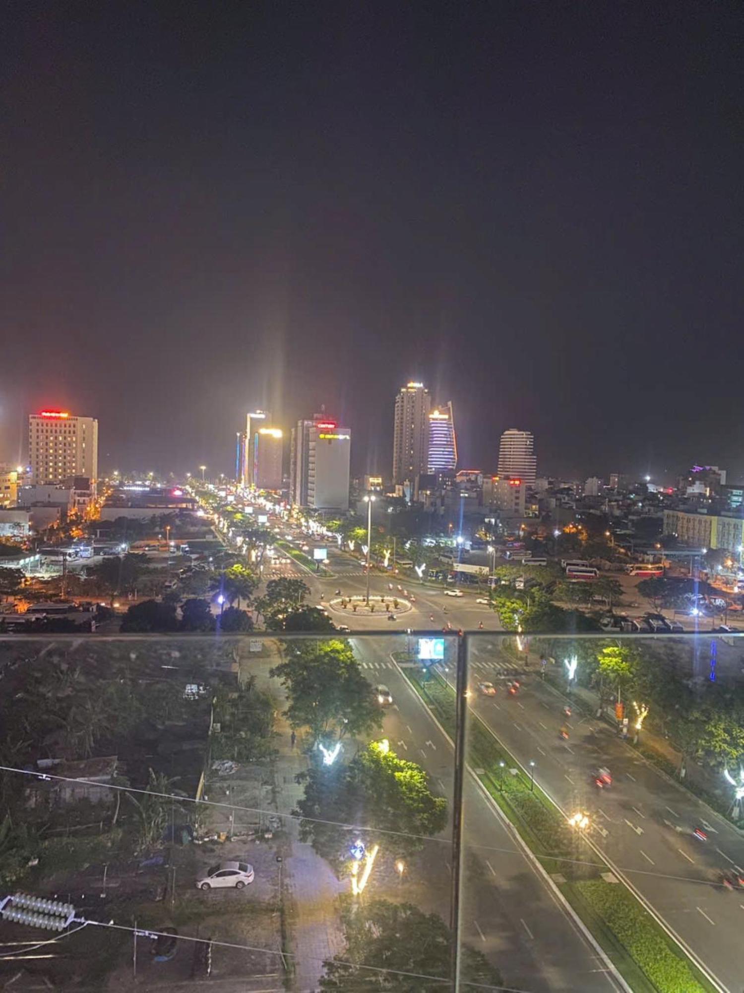 Mian - Infinity Pool Da Nang